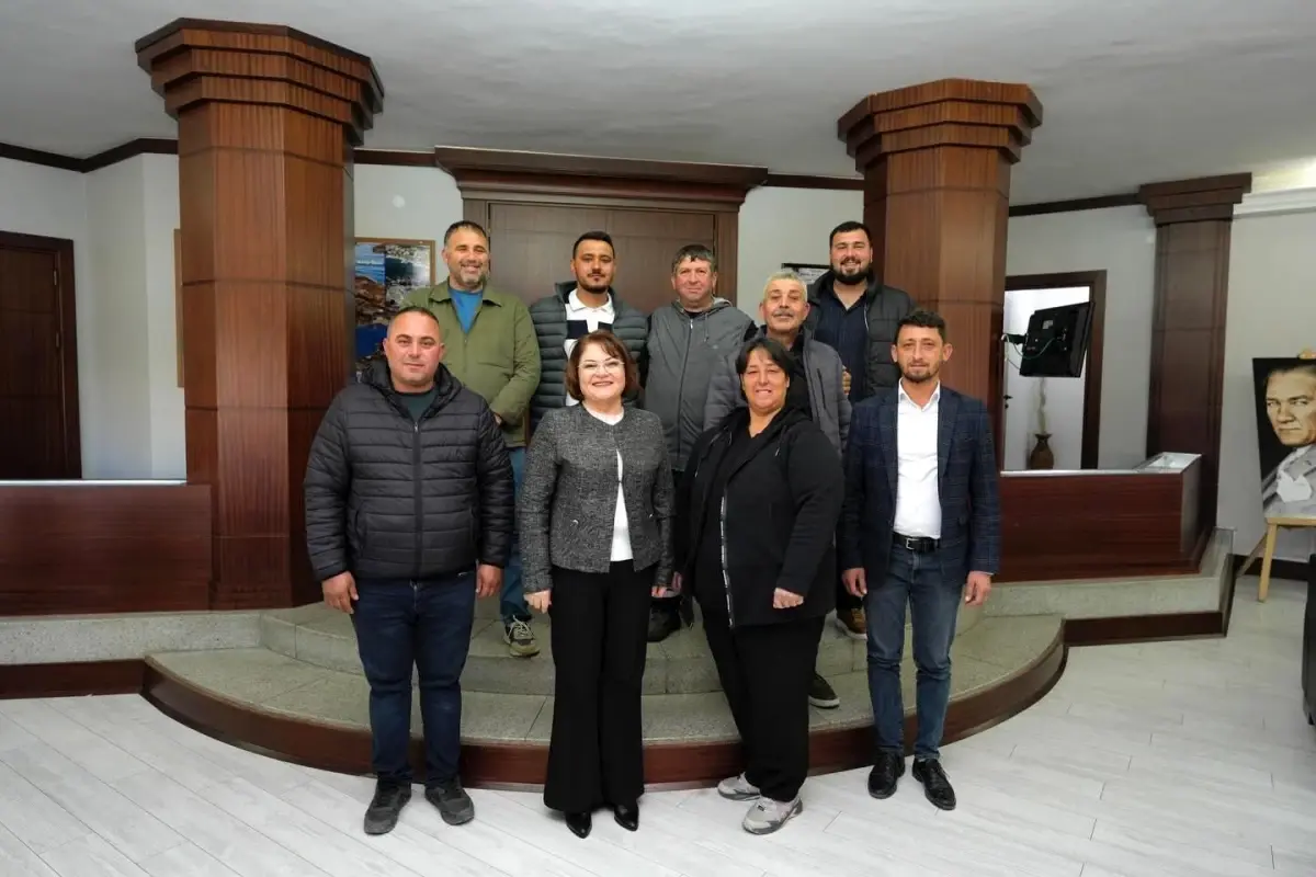 Başkan Gençay, Pazar Esnafını Makamında Ağırladı