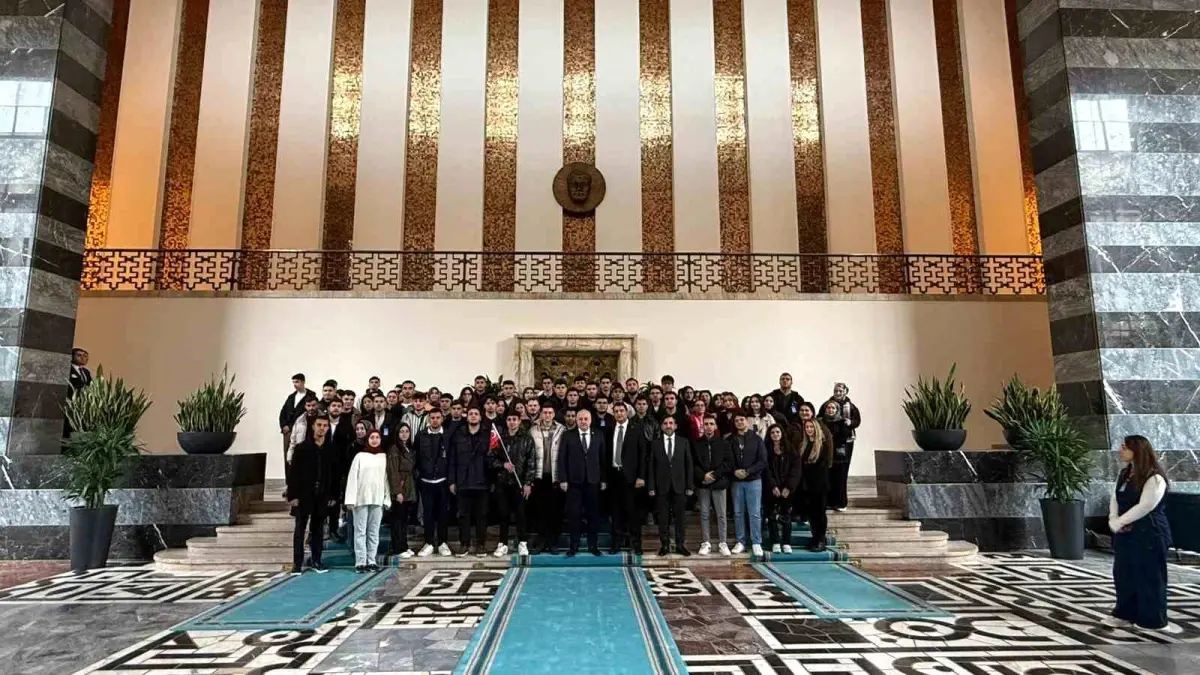 Başkan Yılmaz, gençleri başkentte karşıladı