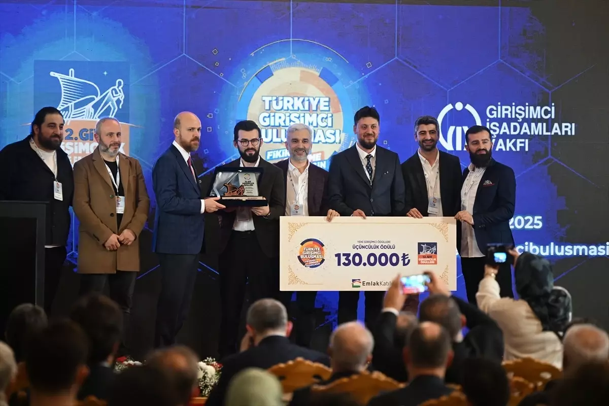 Bilal Erdoğan 12. GİV Girişimcilik Ödülleri’nde Ekonomik Büyümeyi ve Girişimci Ekosistemi Övdü