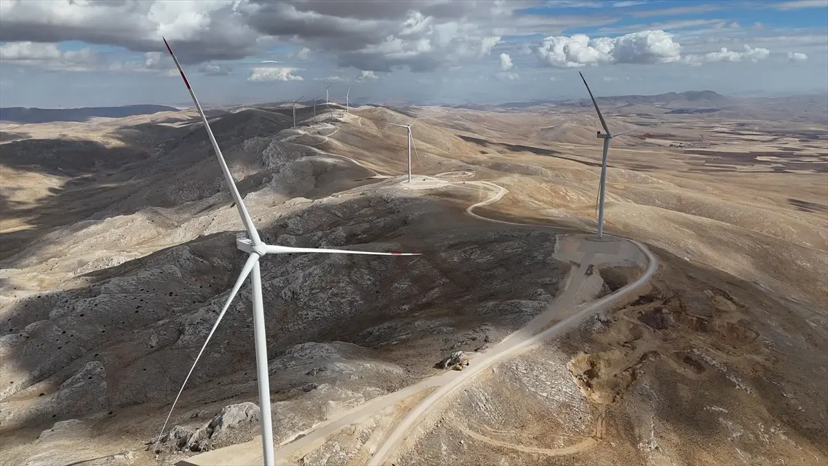 Pelit Rüzgar Santrali Elektrik Üretimine Başladı