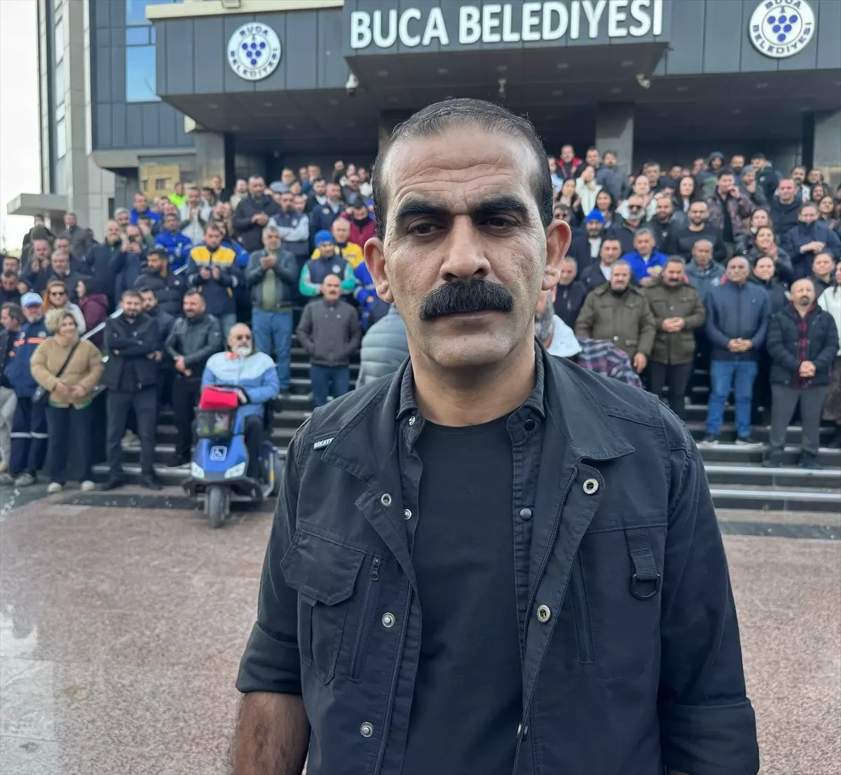 Buca’da 1.800 İşçi Maaşlarını Alamayınca Büyük İş Bırakma Eylemi Başlattı