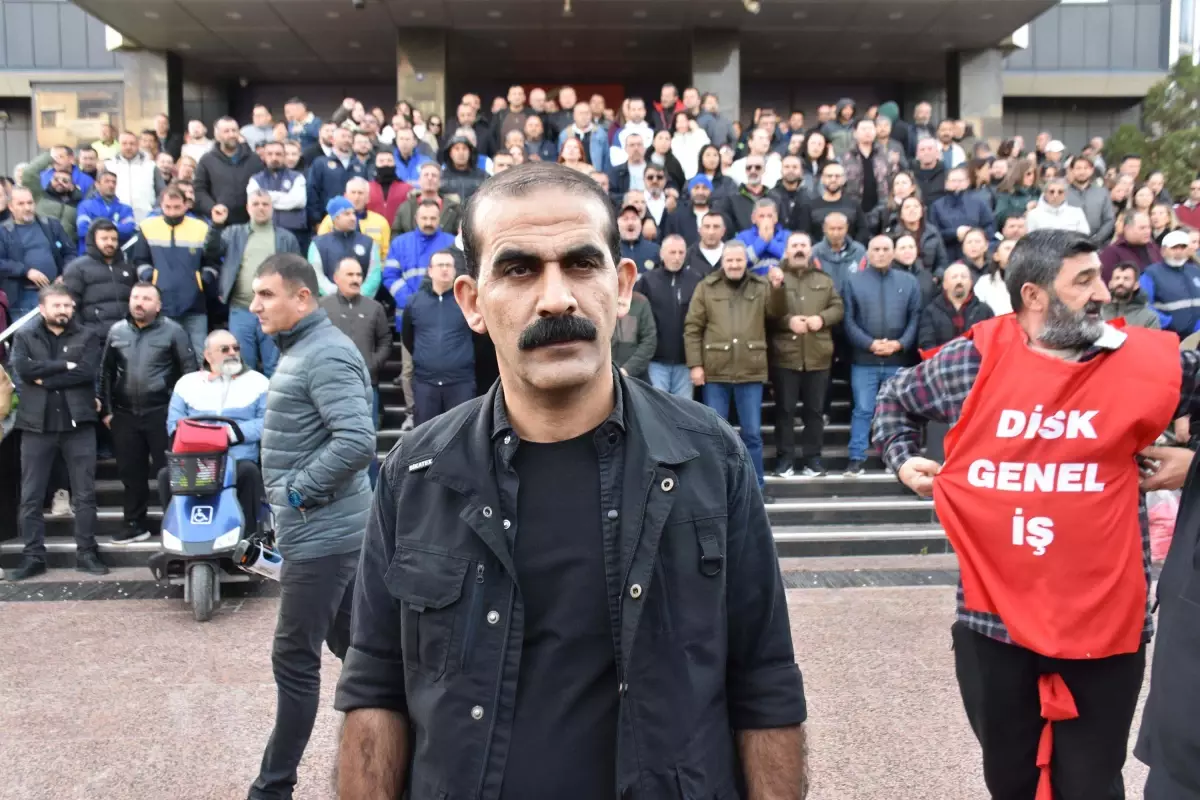 Buca Belediyesi’nde 2 Bin İşçi Maaş İhmaline Karşı İş Bırakma Eylemi Başlattı