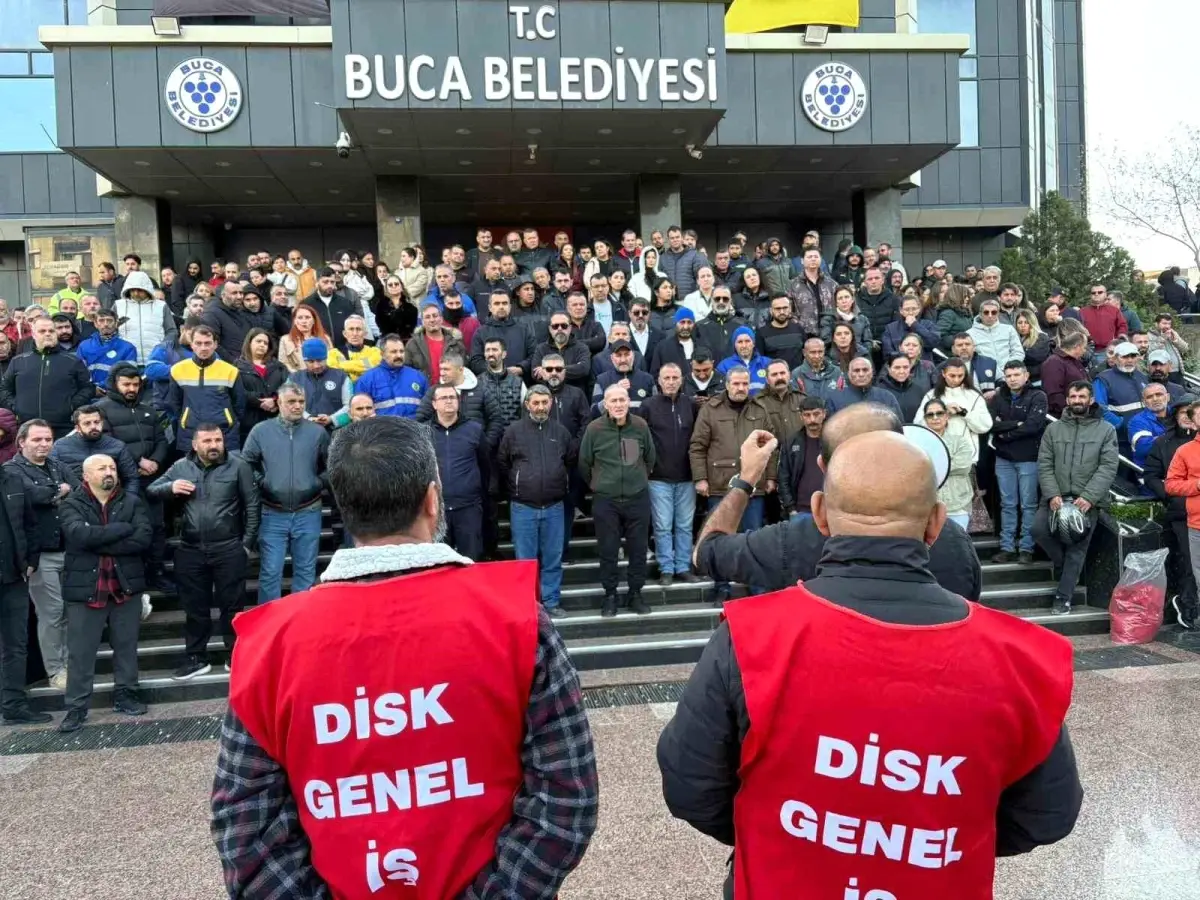 Buca Belediyesi’nde İşçiler Tekrar Greve Çıktı: Çöpler Şehrin Sokaklarını Kapladı