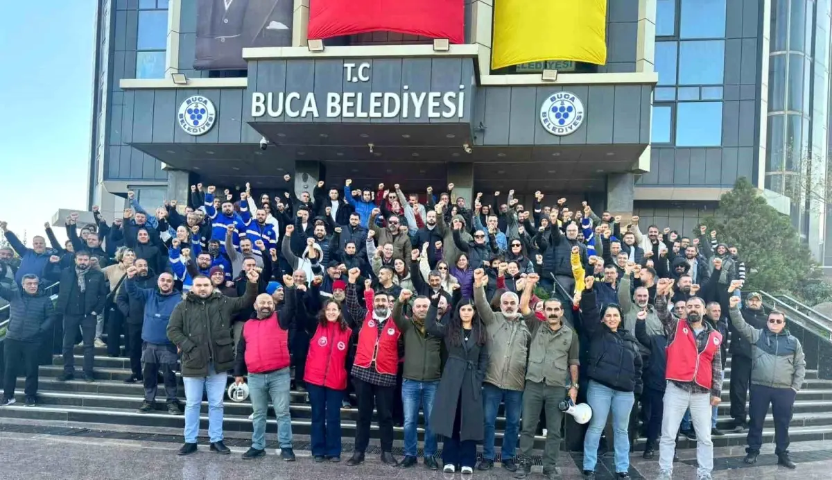 Buca’da 2 Bin İşçi İkinci Gün De Eylemde: Ekim Maaşları ve TİS Farkları Bekleniyor
