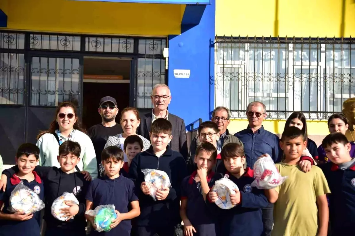 Büyükşehir’den Okullara Spor Ekipmanı Desteği