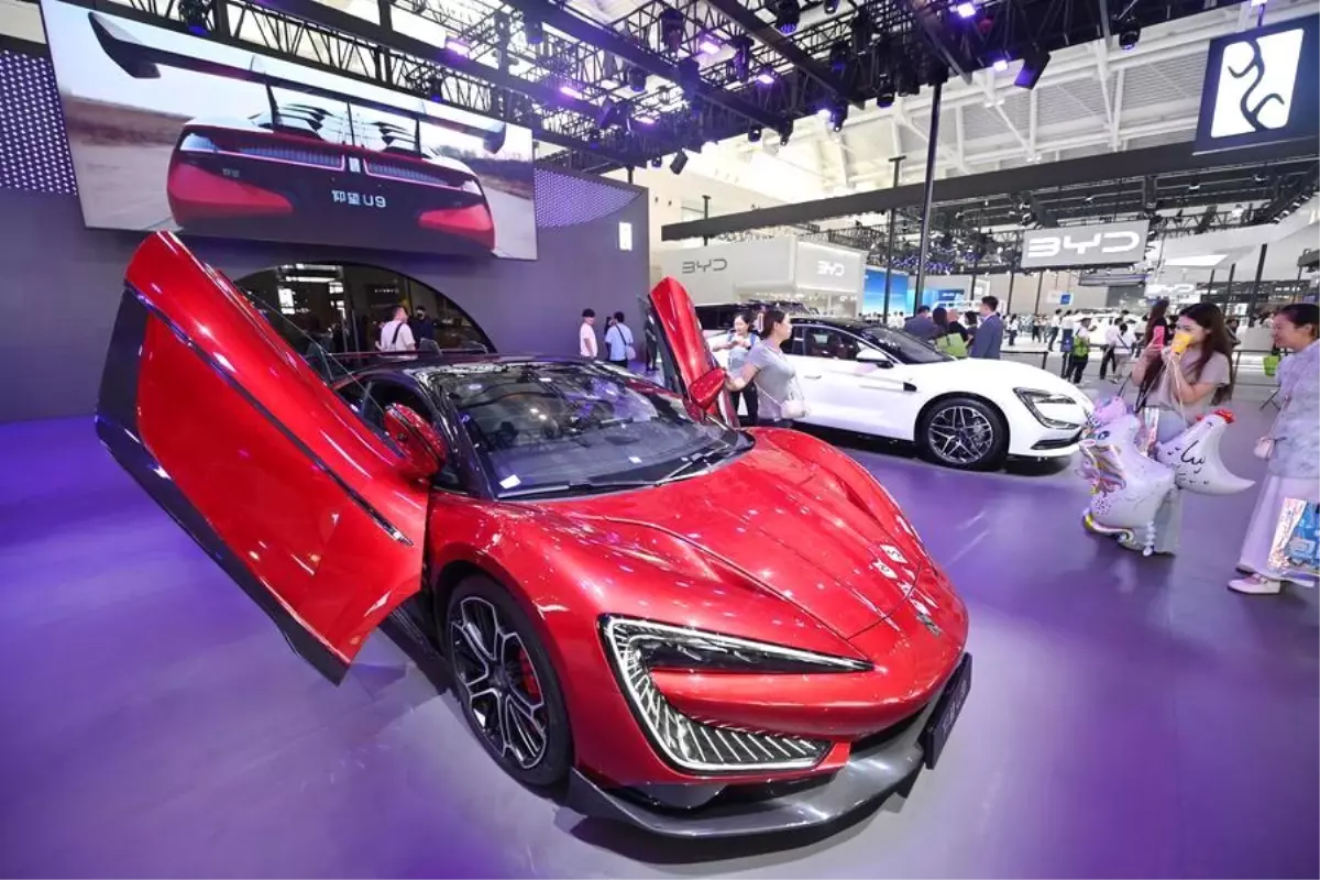 Çin Otomobil Sektörü Rekor Büyüme Kaydetti: 31 Milyon Üretim ve Satış