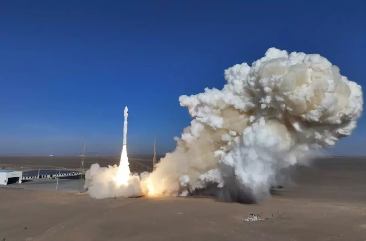 Çin, Lijian-1 Y11 Roketiyle 9 Uyduyu Uzaya Gönderdi