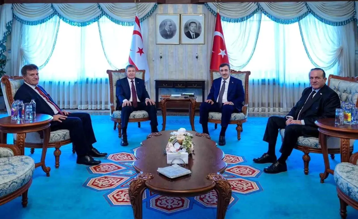 Cevdet Yılmaz, KKTC Başbakanı Ünal Üstel’i Konutunda Ağırladı