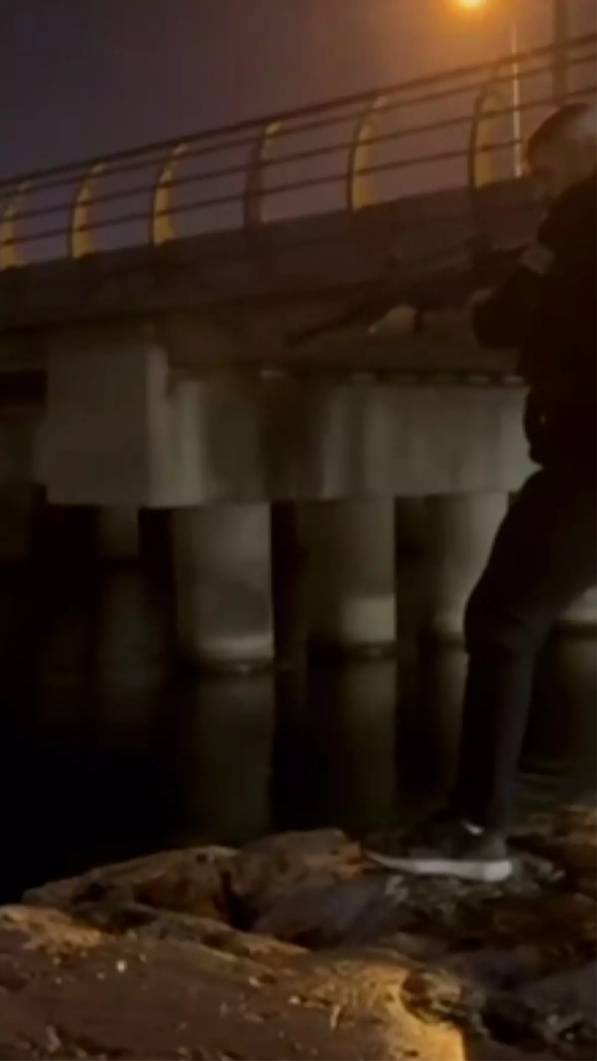 Denize ateş edip “Ses terapisi” notuyla paylaşan şahıs için ekipler harekete geçti