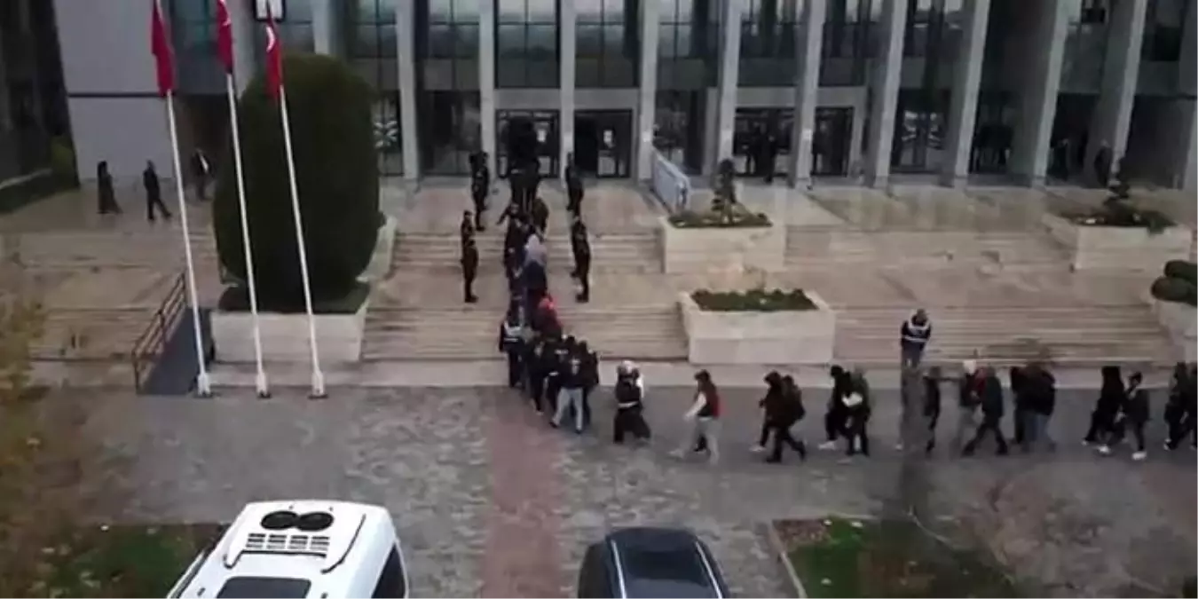 İnternette Dolandırıcılara Operasyon