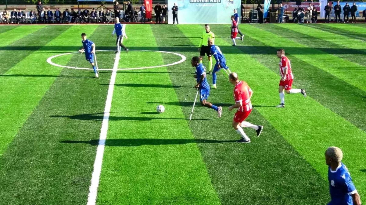 Dünya Engelliler Günü’nde Pendik’te Tarihi Karşılaşma: Hakimler, Savcılar ve Ampute Futbolcular Sahada Buluştu