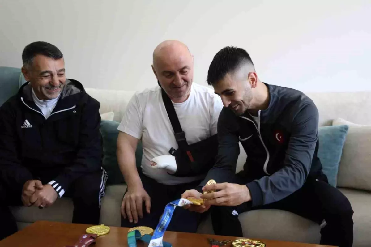 Dünya Şampiyonu Karateci Eray Şamdan’dan Başkan Bıyık’a “Madalyalı” Ziyaret: Türk Bayrağını Dalgalandırmanın Gururu