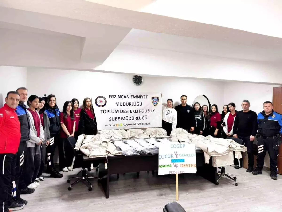 Erzincan’da Öğrencilere Kayak ve Drama Kursu Düzenlendi