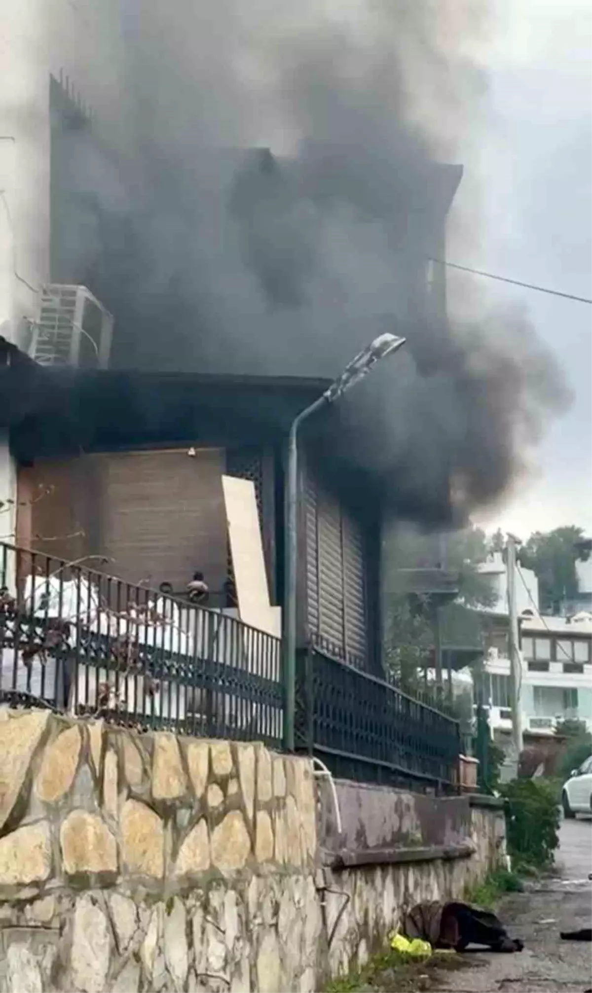 Bodrum’da Yangın: Kadın Evi Ateşe Verdi