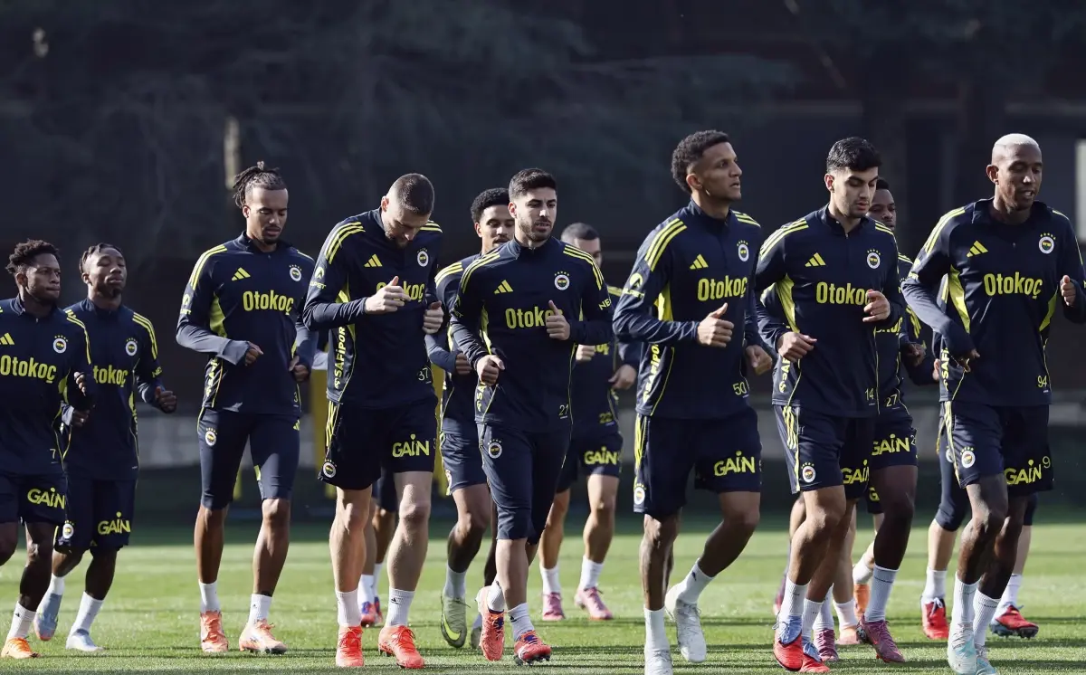 Fenerbahçe, Başakşehir Maçına Hazırlanıyor: Teknik Direktör Tedesco’nun Stratejik Antrenmanları