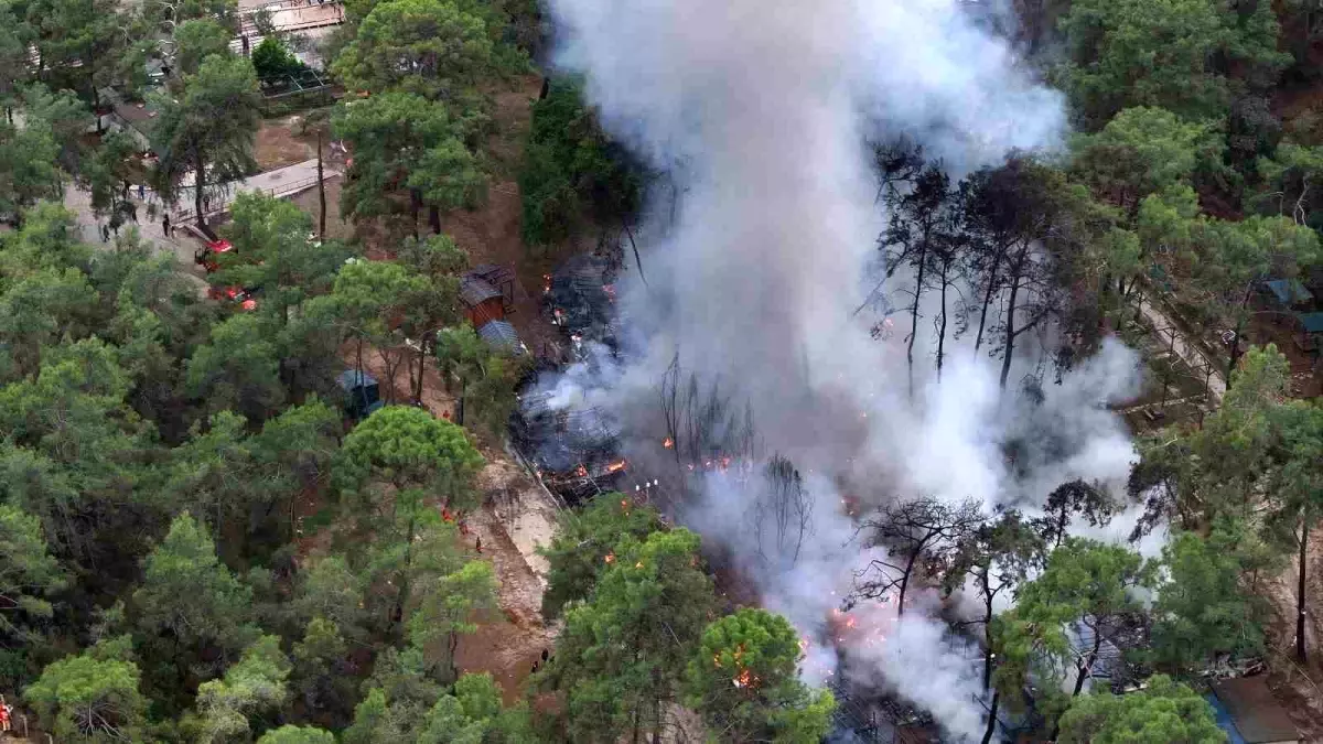 Fethiye’de Karavanda Çıkan Yangın Ormana Sıçradı