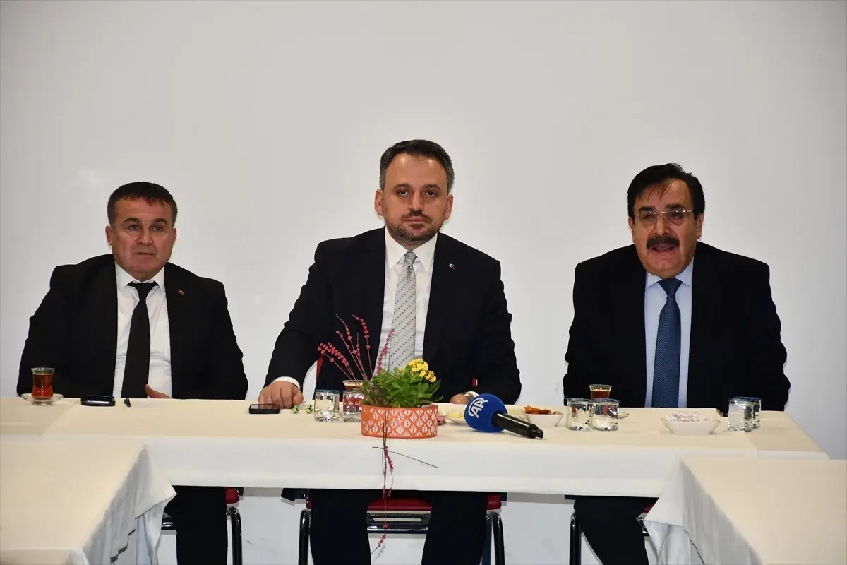 Gençlik ve Spor Bakan Yardımcısı Enes Eminoğlu Bilecik’te ‘Köprünün Bu Tarafına da İmam‑Hatip Açabilir Miyiz?’ Sorusunu Sordu