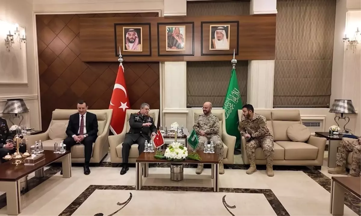 Bayraktaroğlu Riyad’da Askeri Diyalogda