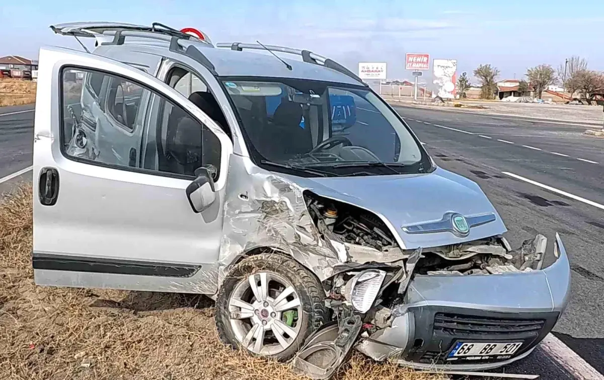 Aksaray’da Trafik Kazası: 2 Yaralı