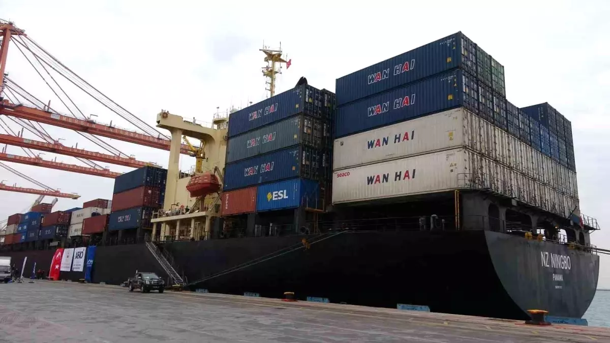 Mersin’den Sudan’a İyilik Gemisi Uğurlandı