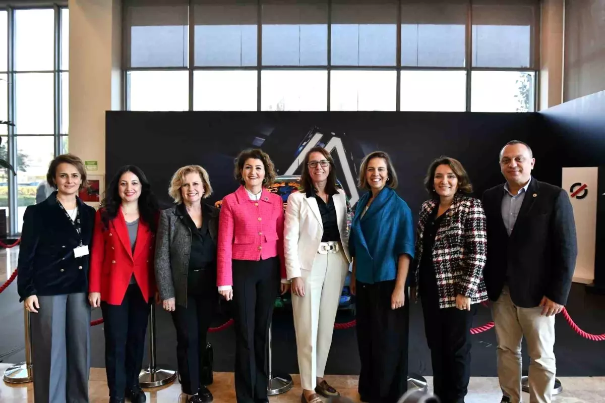 Bursa’da Kadın Güçlenmesi Toplantısı: Oyak Renault’da Cinsiyet Eşitliği Çalışmaları Görüldü