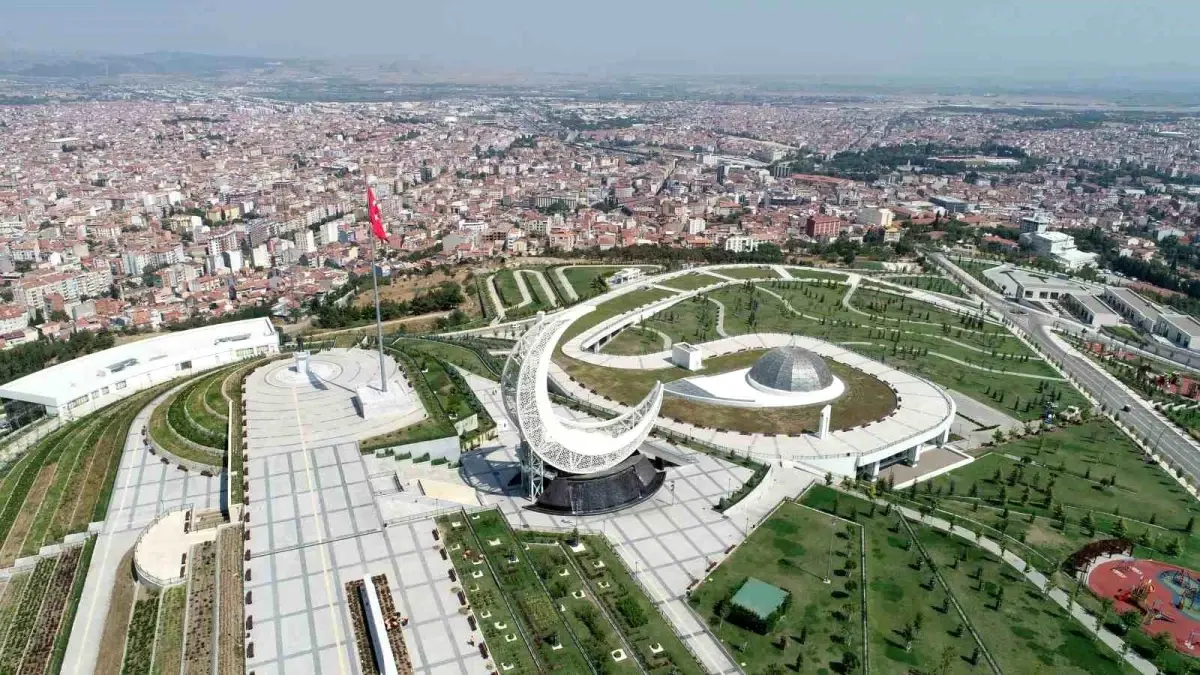 Karesi’de Birleştirilmiş Dükkanlarda Ruhsat Krizi Büyüyor