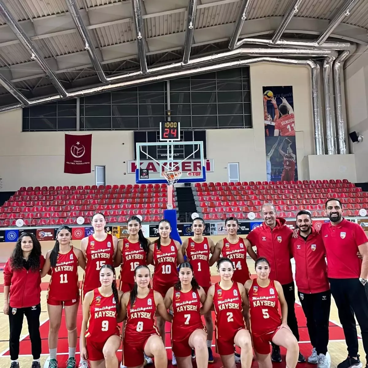 Kayseri Kadınlar U-18 Basketbol Ligi sona erdi