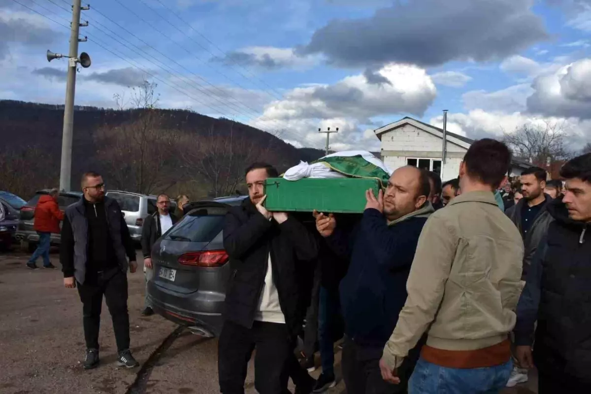 Hendek’te Trafik Kazası: Aytekin İlmek Hayatını Kaybetti