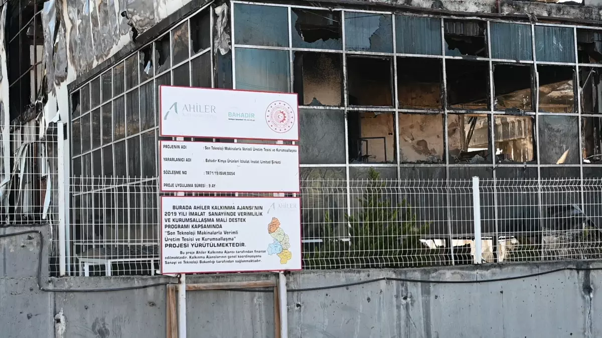 Kırıkkale OSB’de Madeni Yağ Fabrikasında Korkunç Yangın