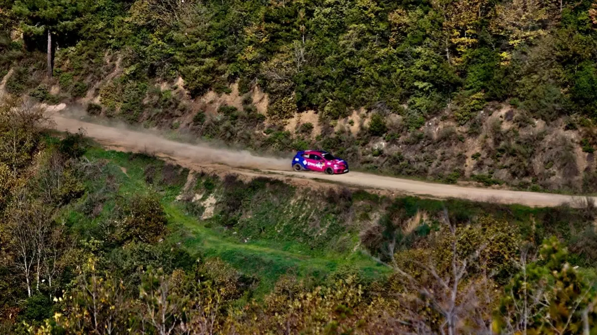 Kocaeli Rallisi’nde İlk Gün Çılgınlığı: Şampiyonluk Yarışı Kızışıyor!