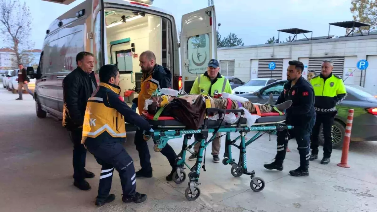 İnegöl’de Minibüs Kazası: Sürücü Ağır Yaralı