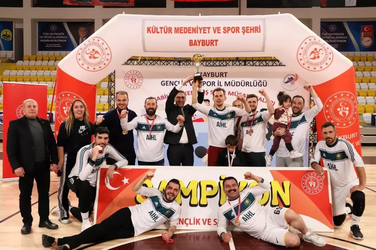 Bayburt Milli Eğitim Voleybol Takımı Şampiyonluğuyla Gözleri Üzerine Çekti