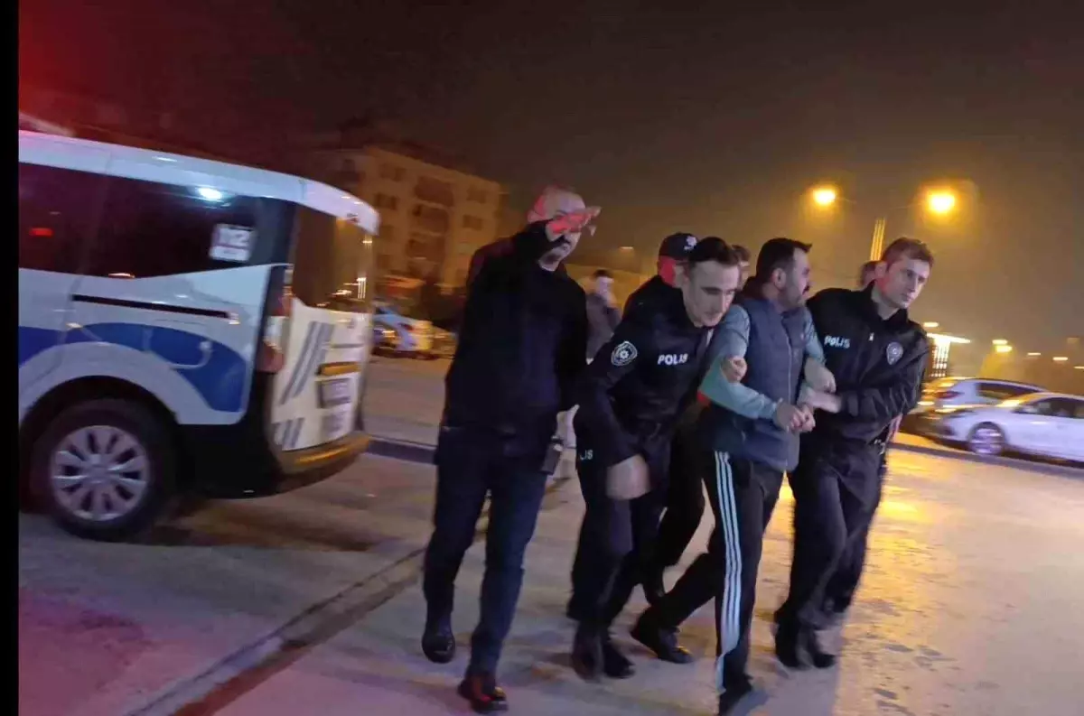 İnegöl’de Oğlu Yaralanan Baba, Taksi Ağabeyine Tabancayla Şok İntikam Attı!