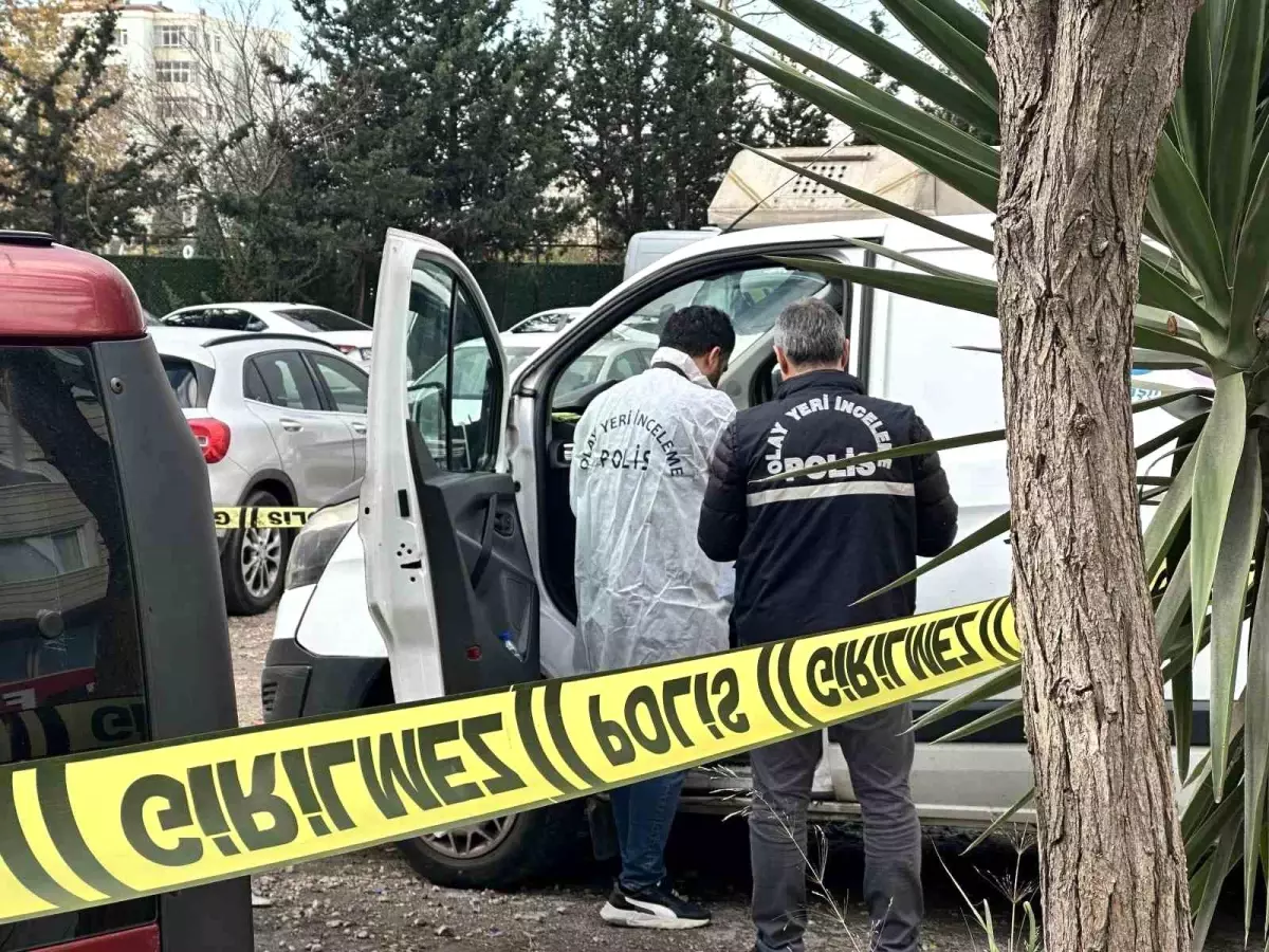 Maltepe’de kargo çalışanı araçta ölü bulundu