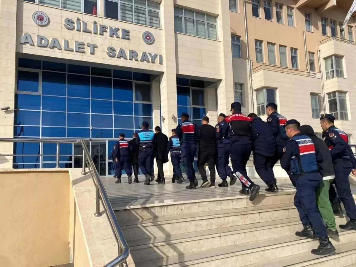 Mersin’de Sigara Kaçakçıları Yakalandı