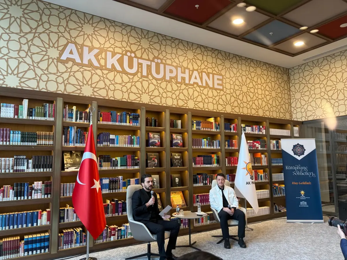 Mesut Özil, AK Parti’nin Kütüphane Sohbetleri’nde Türkiye’yi ve Gazze’yi Savundu