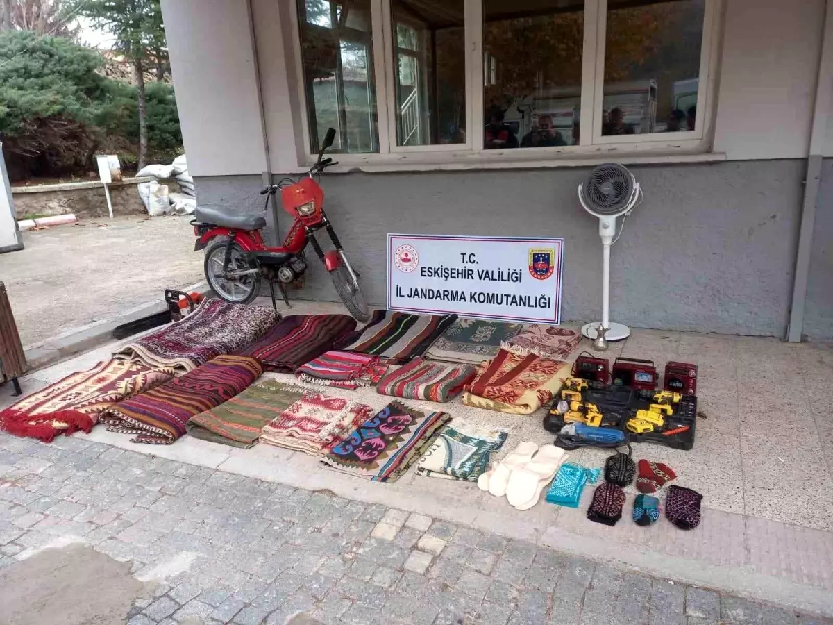 Mezarcı Kılığında Hırsızlık: Eskişehir’de 20 Evi Sallayan Sahte Mezarcıların Şok Operasyonu