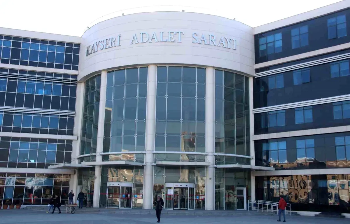 Kayseri’de Şok Narkotik Operasyonu: Midelerinde 212.8 gr Uyuşturucu Bulunan 3 İranlı Hakim Karşısında!