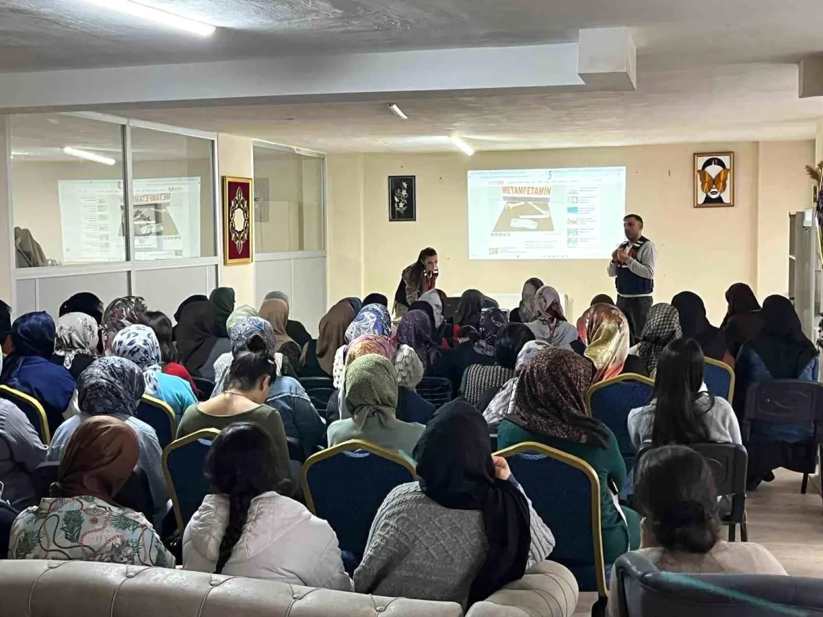 Muş’ta 140 Anne ve Anne Adayına Uyuşturucu ile Mücadele Semineri