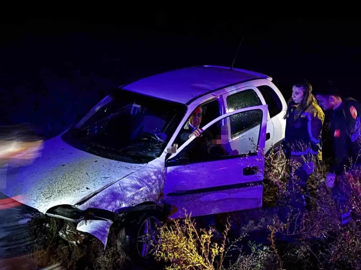 Akyazı’da Kontrolden Çıkan Araç Tarla İçine Uçtu