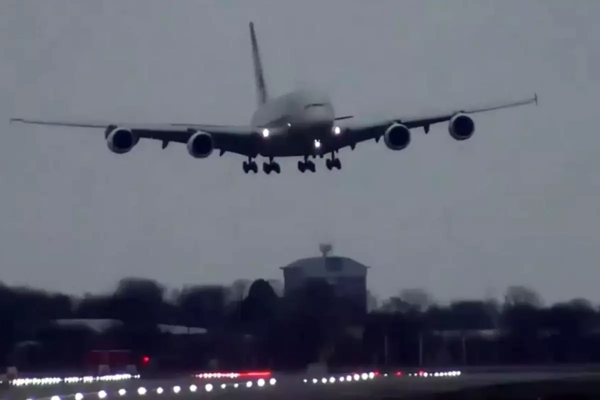 PSG Uçağının Bilbao’ya İniş Anı Yürekleri Ağza Getirdi