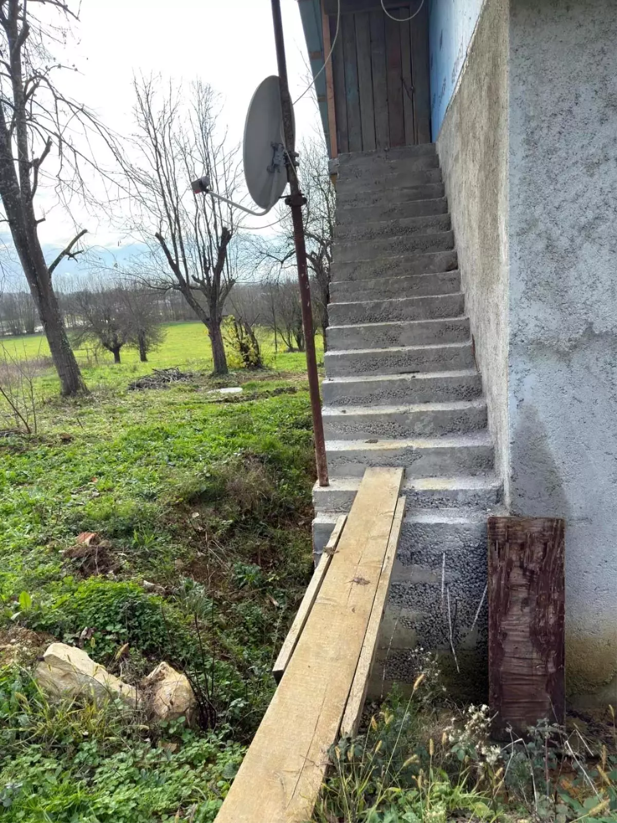 Kaynarca’da Merdiven Kazası: 62 Yaşındaki Adam Yaralandı