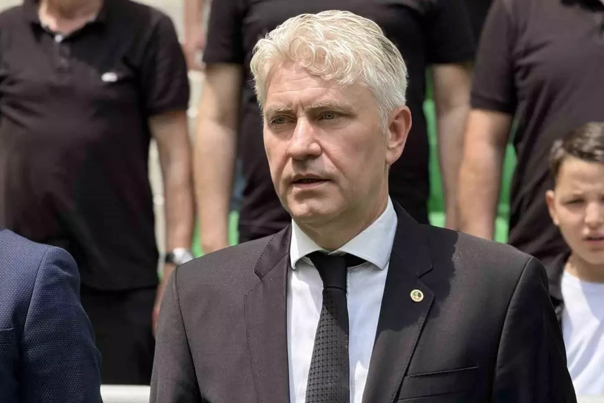 Sakaryaspor’da sürpriz istifa! Başkan Kıratlı görevini bıraktı