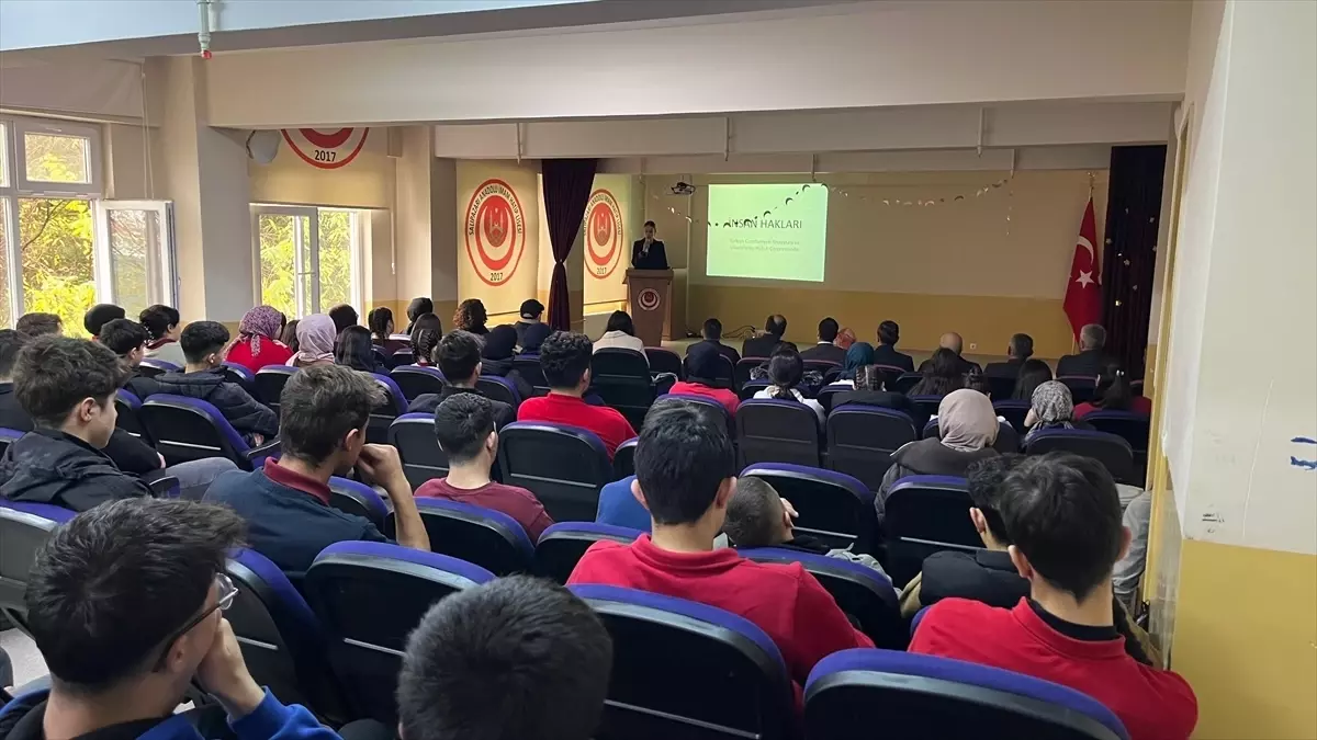 Salıpazarı’nda Dünya İnsan Hakları Günü Konferansı Coşkuyla Gerçekleşti