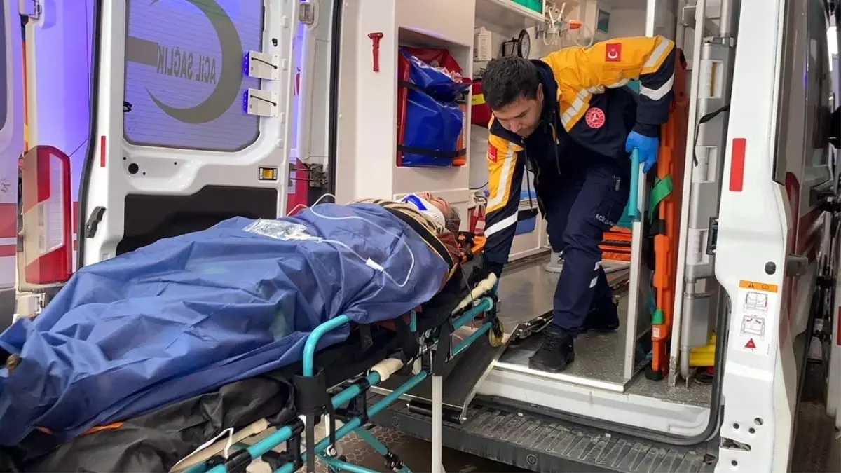 Adıyaman’da otomobil şarampole devrildi: 3 yaralı