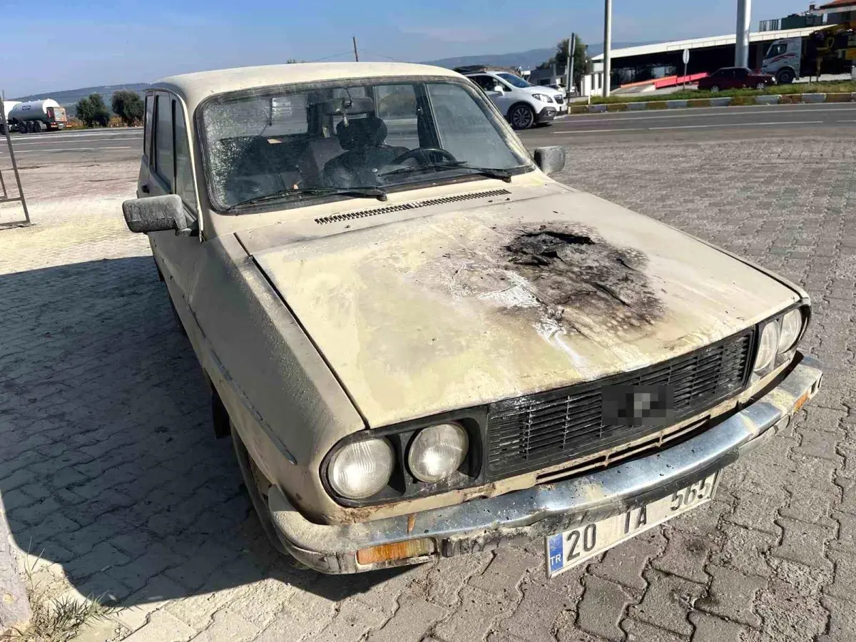 Denizli’de Seyir Halindeki Otomobil Yangını: Acısu Mevkiinde Şok Anları