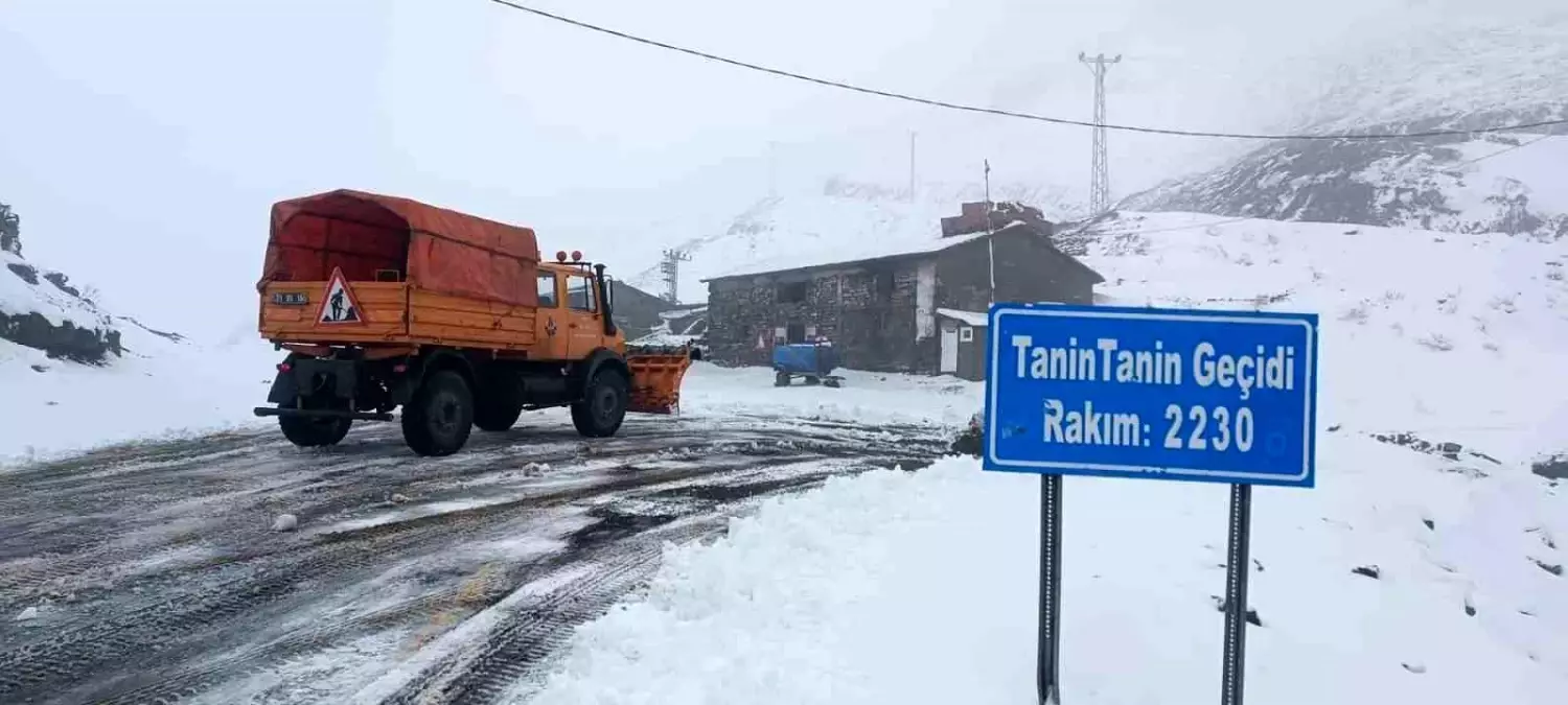 Şırnak’ta Karla Mücadele Devam Ediyor