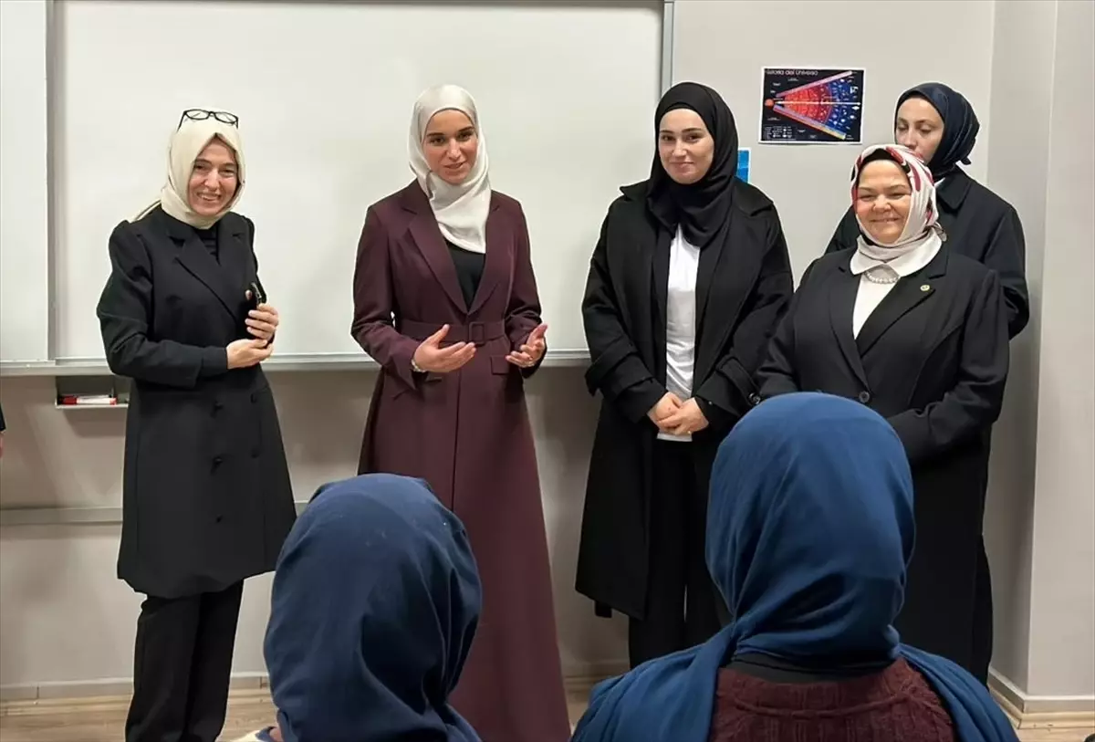 Suriye Cumhurbaşkanı Eşinden Kadıköy İmam Hatip Lisesi’nde Eğitim Ziyareti
