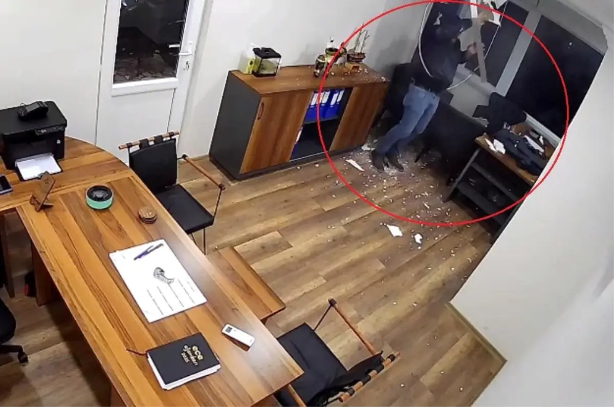 Ünye’de Tavan Çöktü: Şans Eseri Kurtuluş ve Kamera Görüntüleri Şok Ettirdi