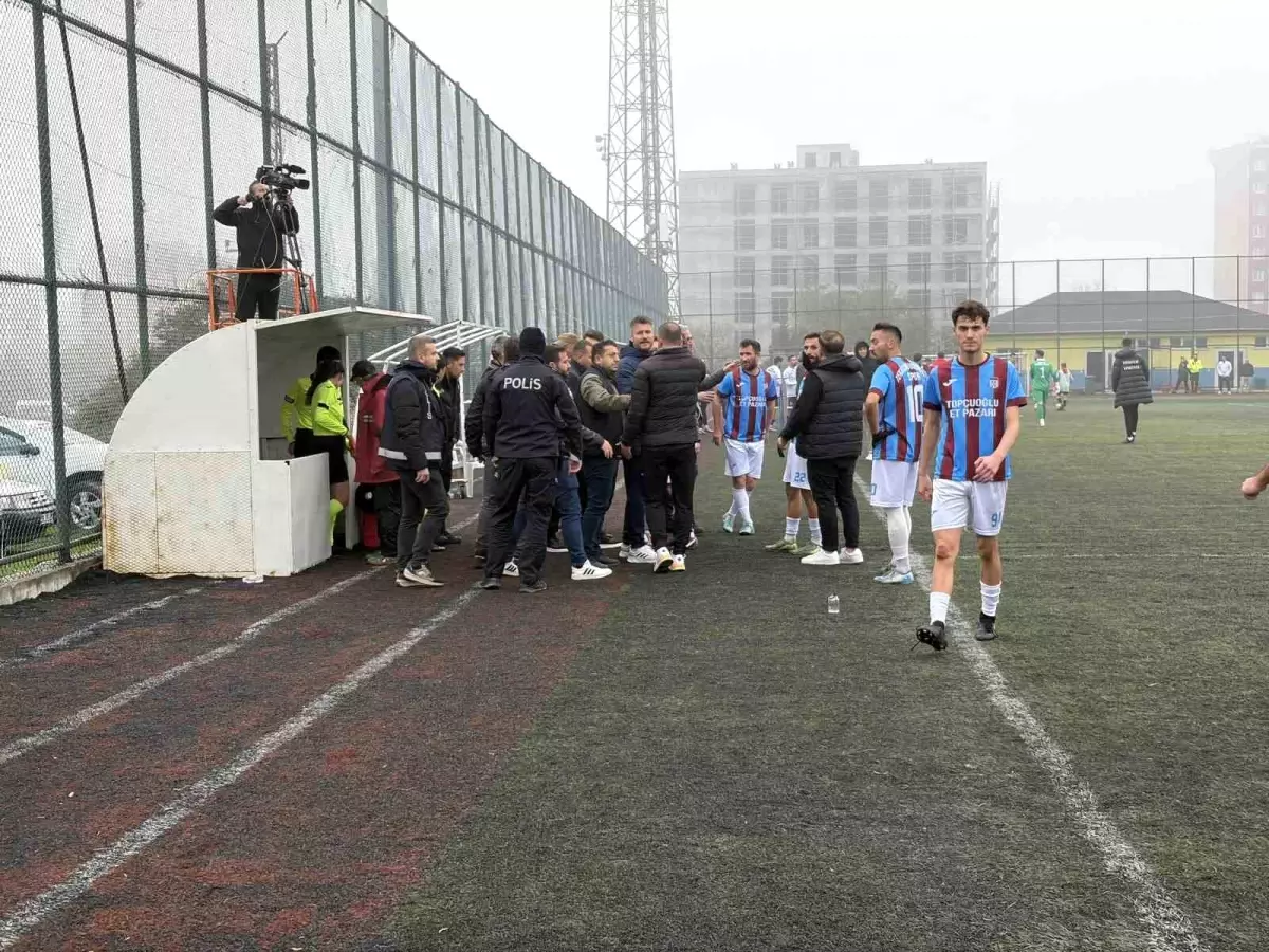 5 Kırmızı Kartla Maç Ertelenmişti